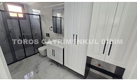 Didim Mavişehir'de Güvenlikli Sitede Havuzlu Tripleks Villa!