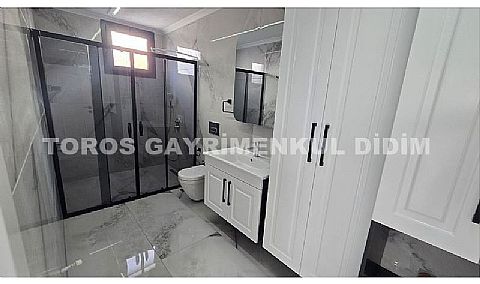 Didim Mavişehir'de Güvenlikli Sitede Havuzlu Tripleks Villa!