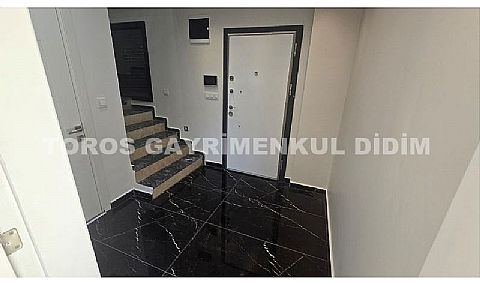 Didim mavişehirde plaja 400 mt mesafede satılık müstakil villa 