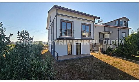 Didim Mavişehir’de , 300  m2  arsa içerisinde,  4+1  deniz  manzaralı  satılık  villa