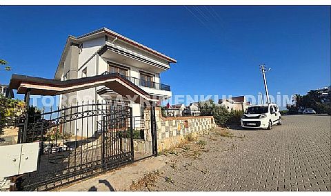 Didim Mavişehir’de , 300  m2  arsa içerisinde,  4+1  deniz  manzaralı  satılık  villa