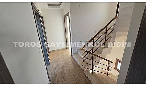 Didim Mavişehir’de , 300  m2  arsa içerisinde,  4+1  deniz  manzaralı  satılık  villa