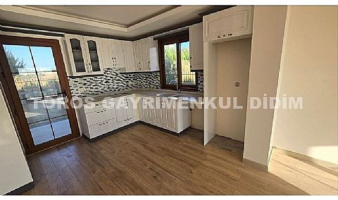 Didim Mavişehir’de , 300  m2  arsa içerisinde,  4+1  deniz  manzaralı  satılık  villa