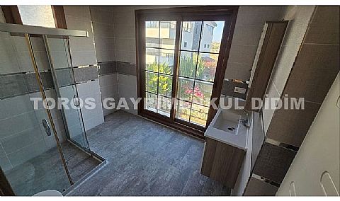 Didim Mavişehir’de , 300  m2  arsa içerisinde,  4+1  deniz  manzaralı  satılık  villa