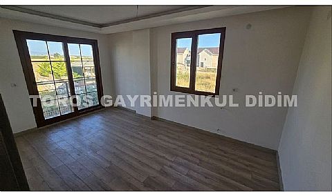 Didim Mavişehir’de , 300  m2  arsa içerisinde,  4+1  deniz  manzaralı  satılık  villa