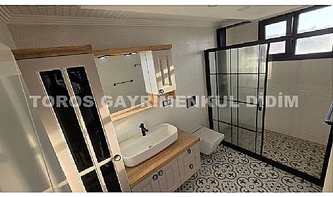 Didim Mavişehir’de Denize 50 mt mesafede 4+1 Satılık Triblex Villa