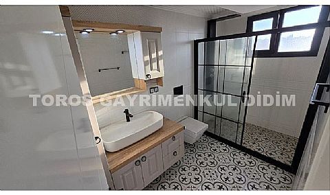 Didim Mavişehir’de Denize 50 mt mesafede 4+1 Satılık Triblex Villa