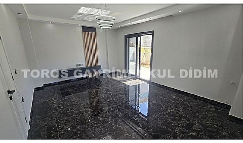 Didim Mavişehir’de plaja 400 mt. mesafede satılık villa