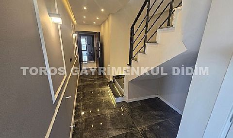 Didim merkez hisar mahallesinde asansörlü binada satılık dubleks daire