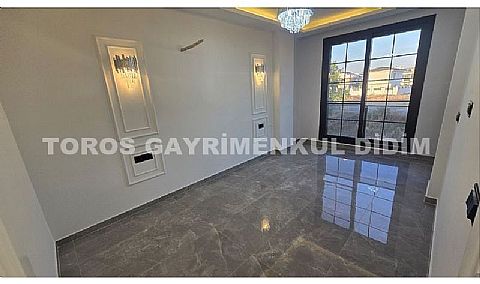 Didim merkezi lokasyonda 300 m2 içinde lüks villa