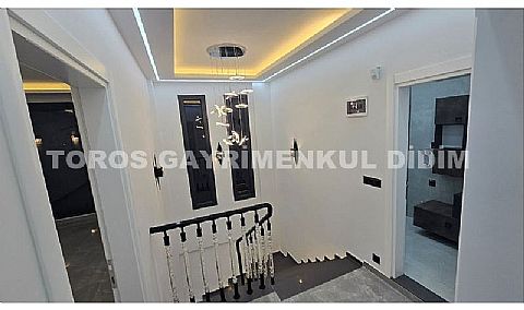 Didim merkezi lokasyonda 300 m2 içinde lüks villa