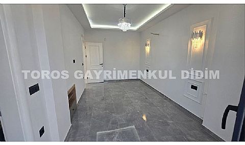 Didim merkezi lokasyonda 300 m2 içinde lüks villa