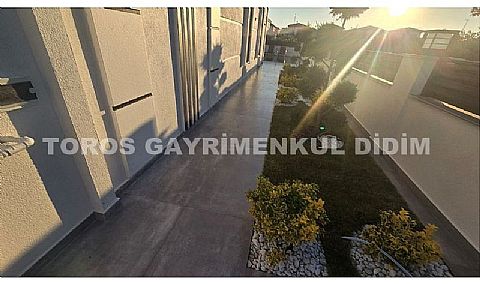 Didim merkezi lokasyonda 300 m2 içinde lüks villa