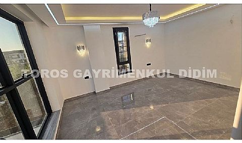 Didim merkezi lokasyonda 300 m2 içinde lüks villa