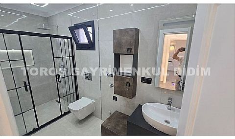 Didim merkezi lokasyonda 300 m2 içinde lüks villa