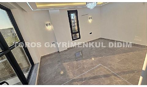 Didim merkezi lokasyonda 300 m2 içinde lüks villa