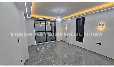 Didim merkezi lokasyonda 300 m2 içinde lüks villa