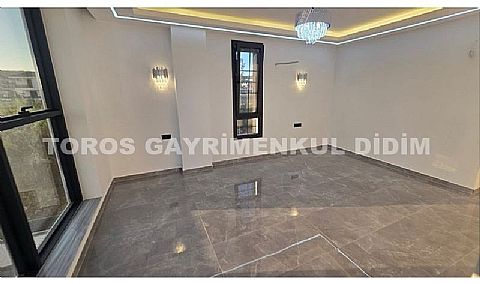 Didim merkezi lokasyonda 300 m2 içinde lüks villa