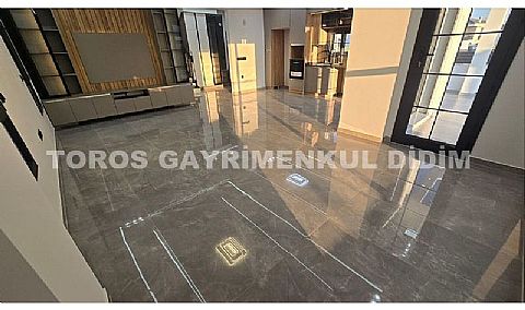 Didim merkezi lokasyonda 300 m2 içinde lüks villa