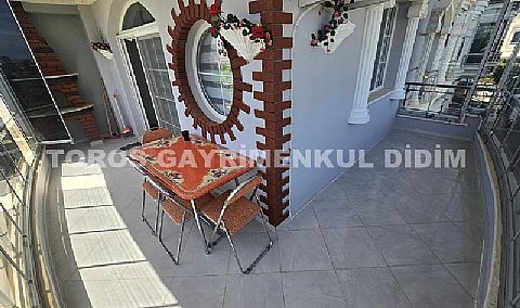 Didim'de Havuzlu Sitede Lüks ve Eşyalı 2+1 Satılık Daire