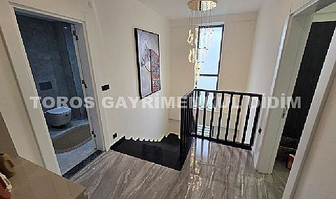 Didim,de Hayalinizdeki Müstakil Yaşam Başlıyor! 4+1 Ayrı Mutfaklı Sıfır Eşyalı Satılık Villa 