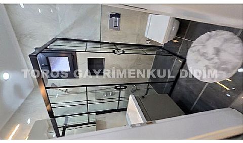 Didim`de Köşe Konum , Giriş Katta Yatak odası, Ayrı Mutfağı Olan 4+1 Tam Müstakil Villa Full sıfır eşyalı olarak satılıcaktır 