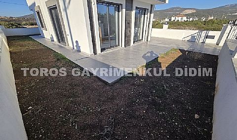 Didimde  plaja  1.km mesafede Satılık  Müstakil Villa 