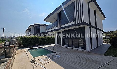 Didimde plaja 700 mt mesafede satılık müstakil emsallerine göre uygun fiyatlı villa