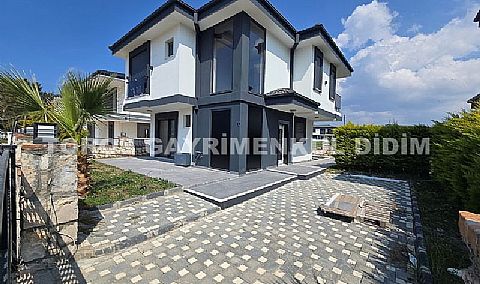 Didimde plaja 700 mt mesafede satılık müstakil emsallerine göre uygun fiyatlı villa