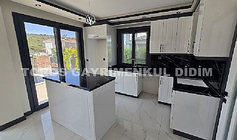Didimde plaja 700 mt mesafede satılık müstakil emsallerine göre uygun fiyatlı villa