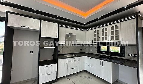 Didim’in sevilen ve sakin bölgelerinden Hisar Mahallesi’nde, müstakil tapulu, kullanıma hazır 3+1 villa satışta