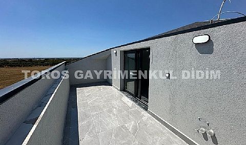 Didim’in sevilen ve sakin bölgelerinden Hisar Mahallesi’nde, müstakil tapulu, kullanıma hazır 3+1 villa satışta