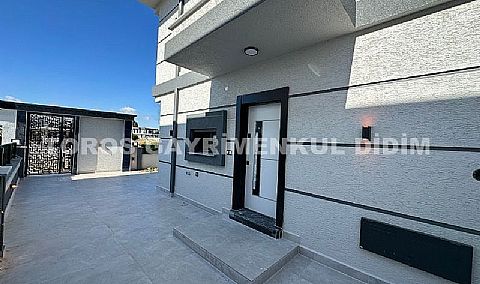 Didim’in sevilen ve sakin bölgelerinden Hisar Mahallesi’nde, müstakil tapulu, kullanıma hazır 3+1 villa satışta