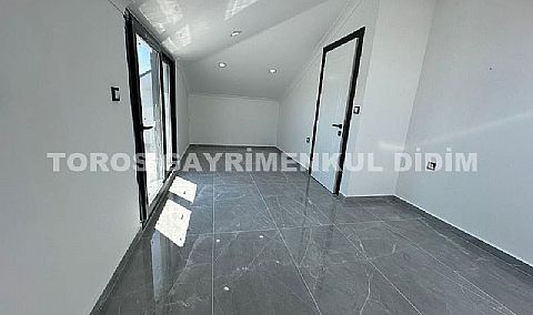 Didim’in sevilen ve sakin bölgelerinden Hisar Mahallesi’nde, müstakil tapulu, kullanıma hazır 3+1 villa satışta