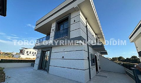 Didim’in sevilen ve sakin bölgelerinden Hisar Mahallesi’nde, müstakil tapulu, kullanıma hazır 3+1 villa satışta